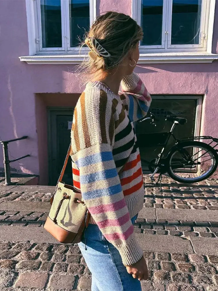 Stilla | Farverig Stribet Vintage Striktrøje med Rund Hals
