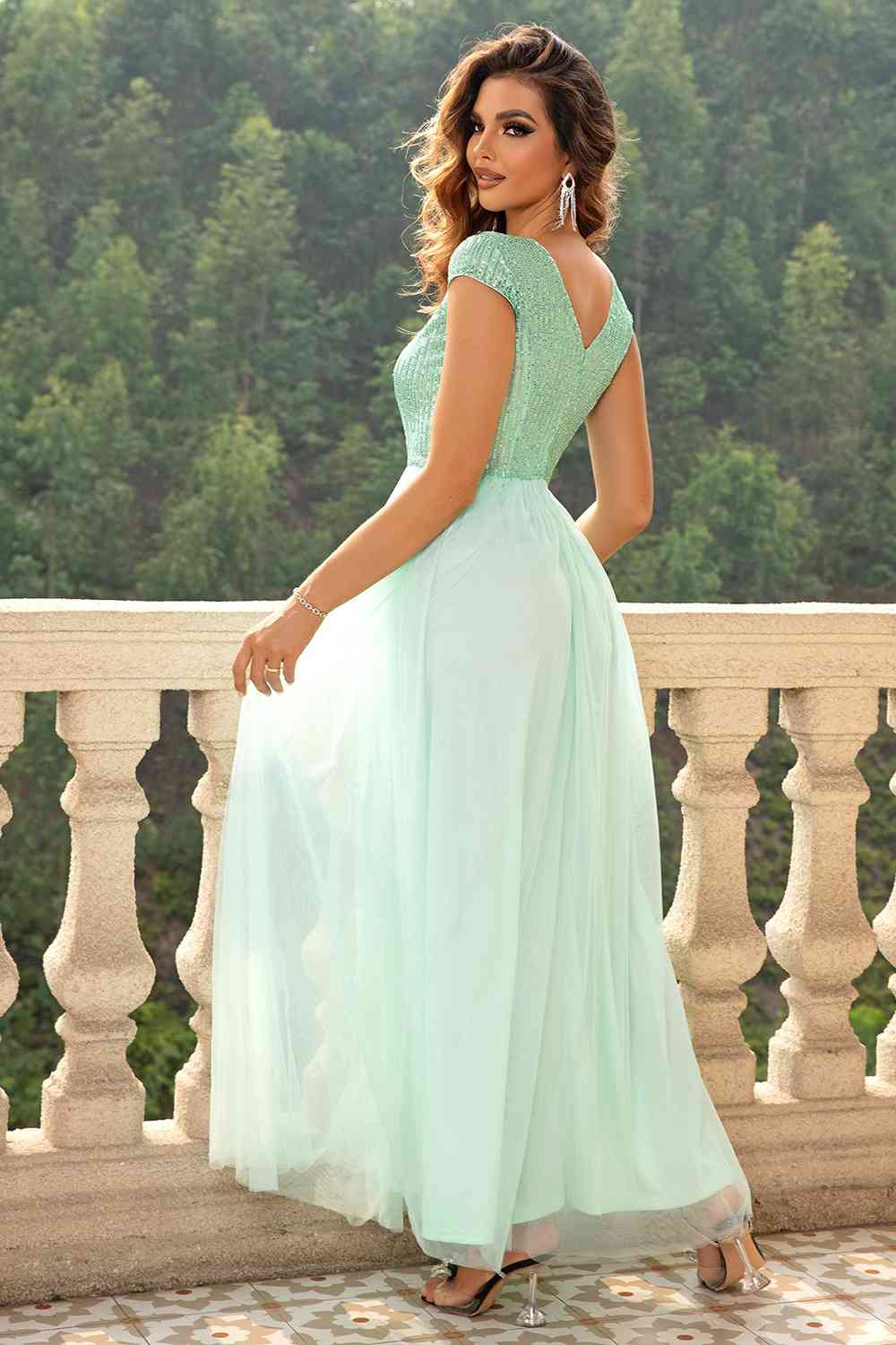 Stilla | V-hals Mesh Maxi Kjole