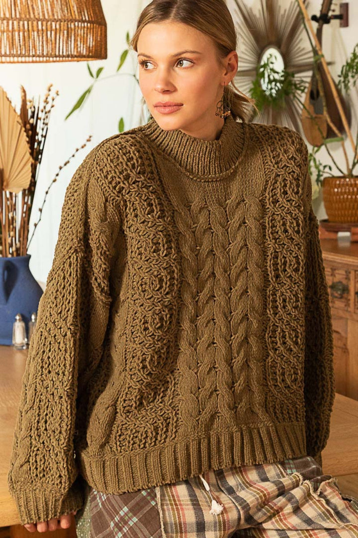 Stilla | Pullover med rullekrave og snoet strik
