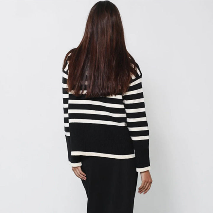 Stilla | Turtleneck Flare Sleeve Sweater