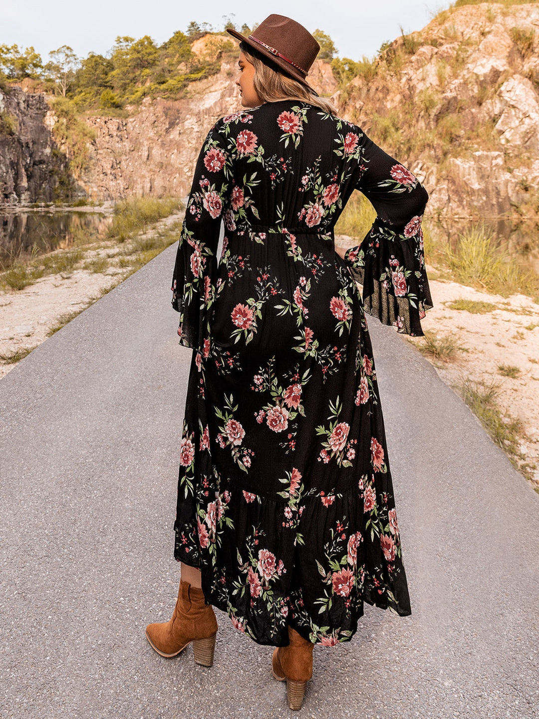 Stilla | Størrelse Blomster Flared Ærme Kjole