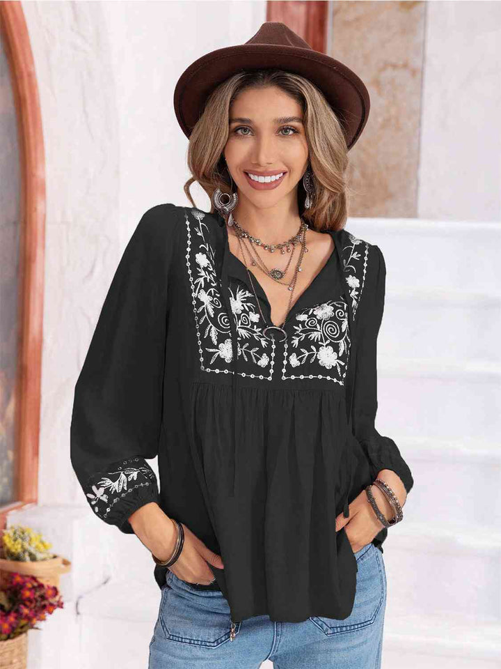 Stilla | Slipsnakke ballonskorte bluse