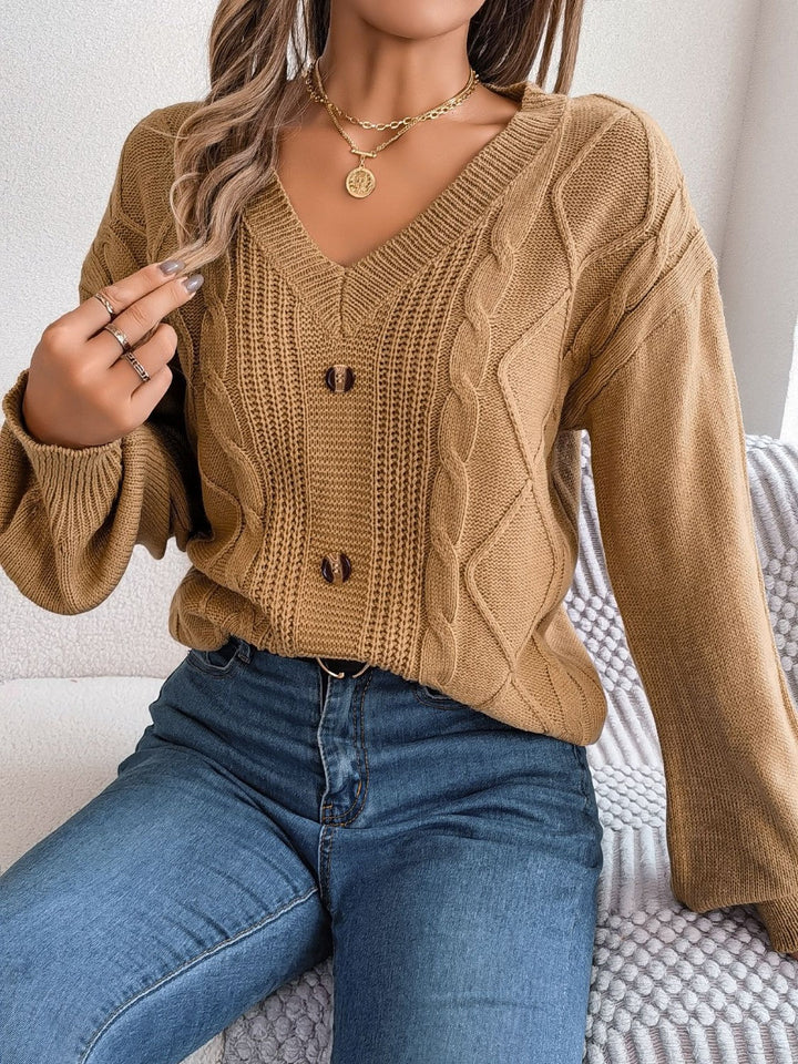 Stilla | Strikknappet V-hals Sweater