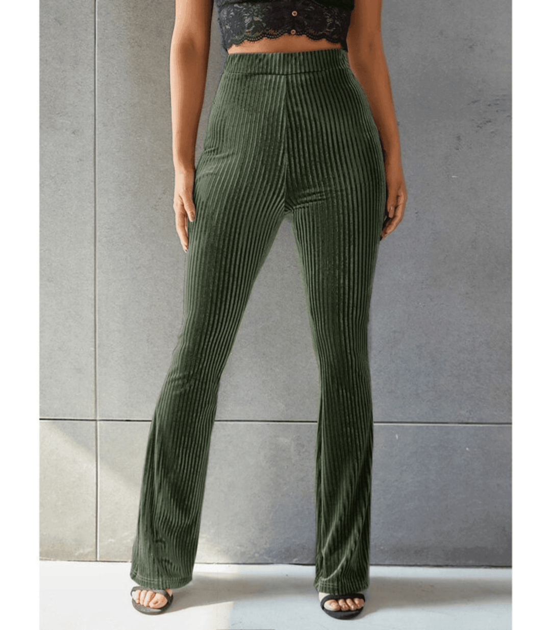 Stilla | Guld Velvet Pit Stribet Flare Bukser