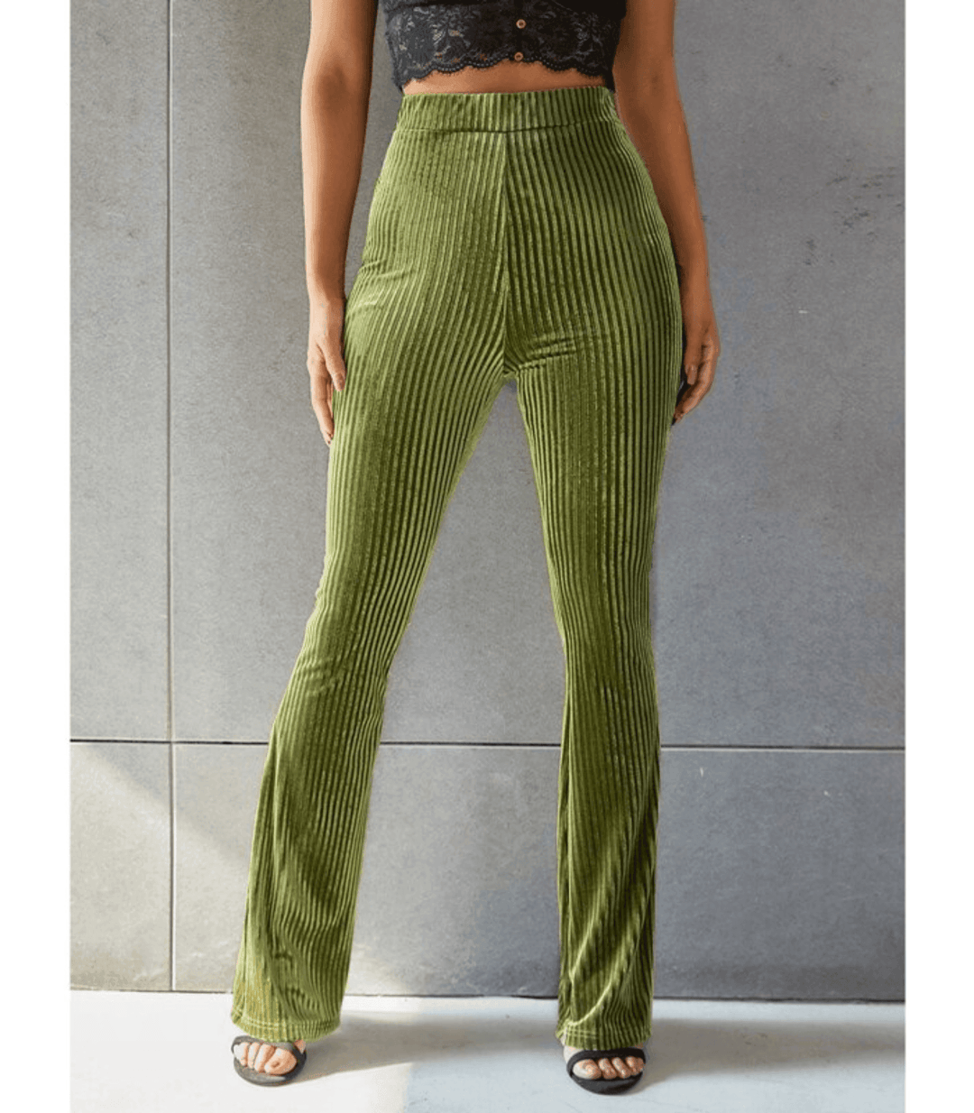 Stilla | Guld Velvet Pit Stribet Flare Bukser