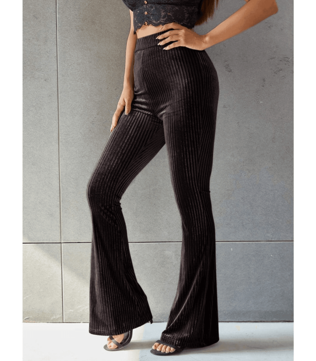 Stilla | Guld Velvet Pit Stribet Flare Bukser