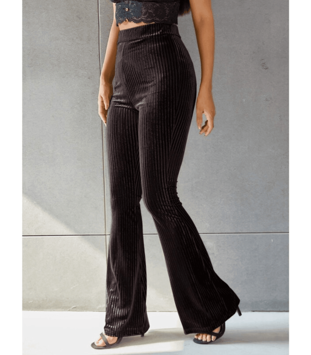 Stilla | Guld Velvet Pit Stribet Flare Bukser