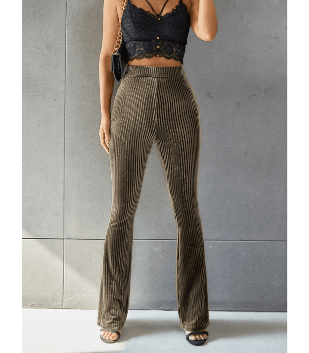 Stilla | Guld Velvet Pit Stribet Flare Bukser