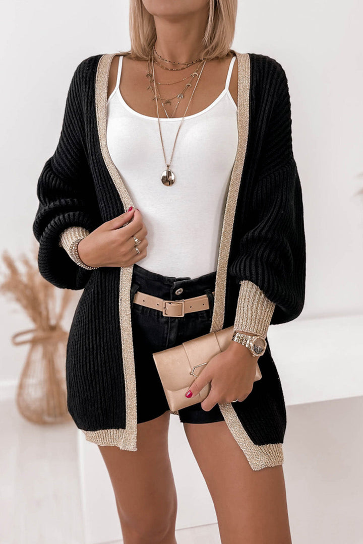 Stilla | Hendrika Elegant Cardigan Med Lyse Beige Detaljer Til Kvinder