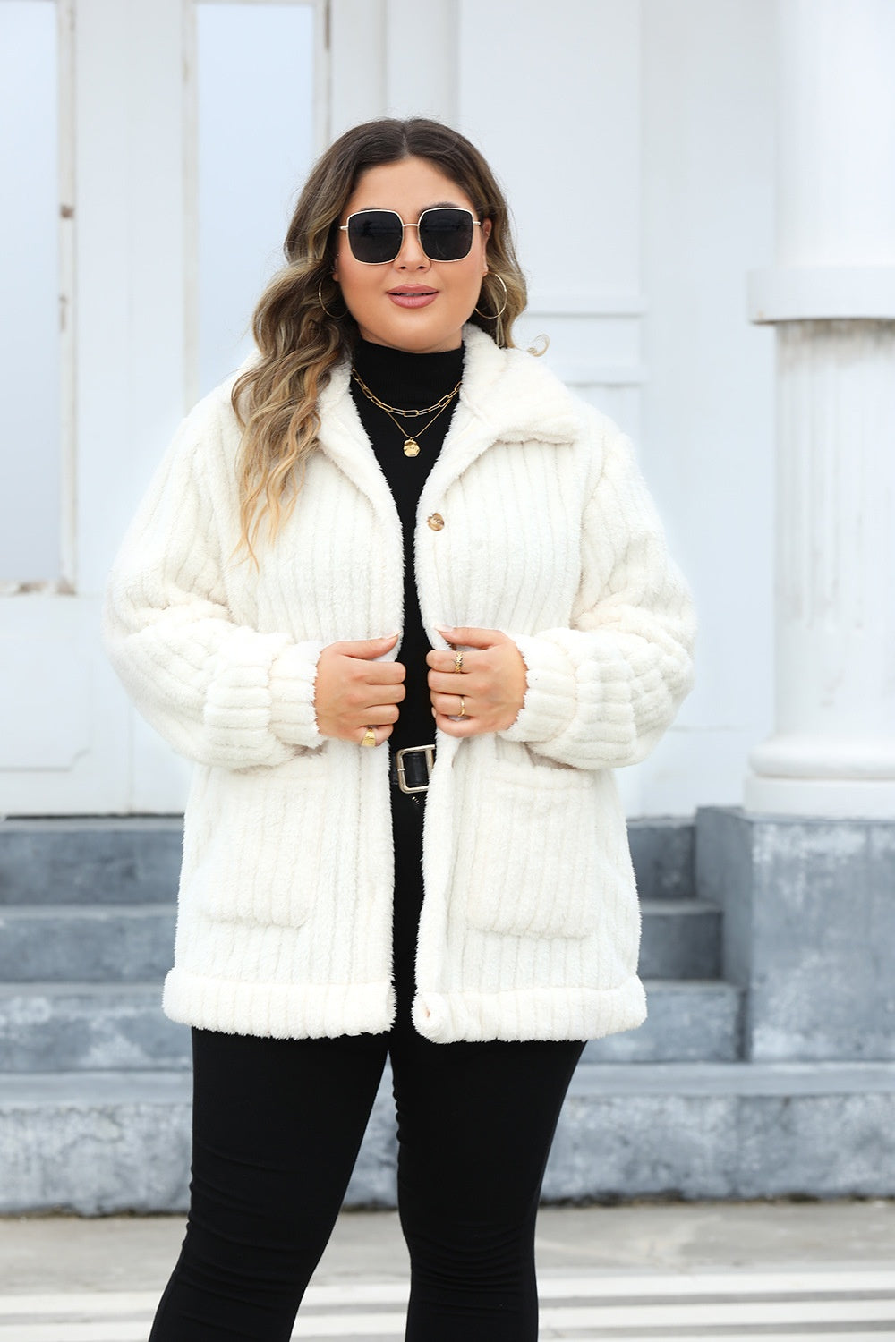 Stilla | Plus Size Fuzzy Collared Neck Langærmet Jakke