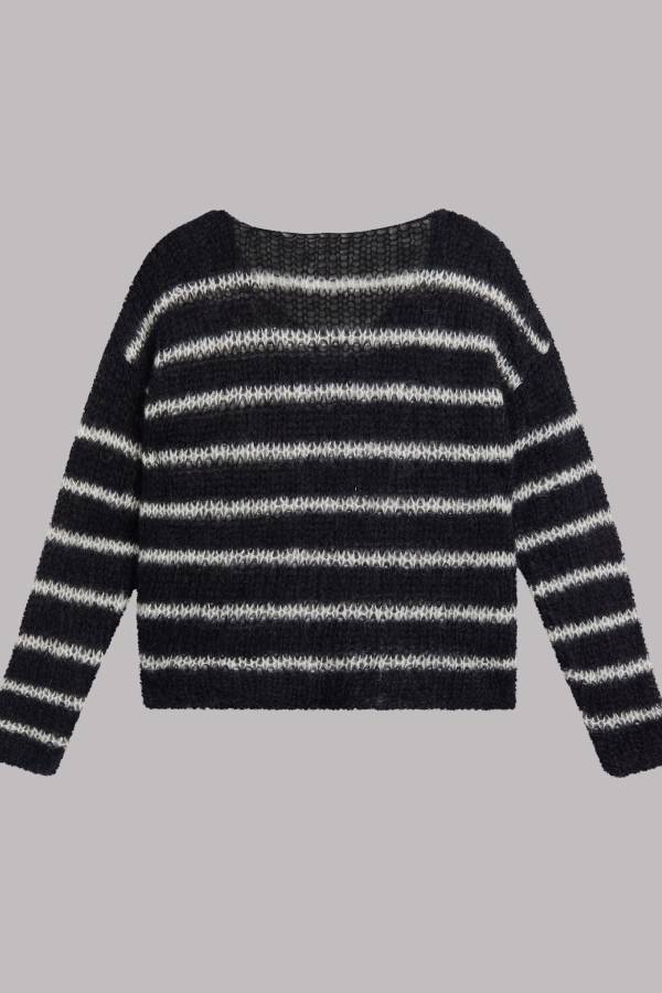 Stilla | Det Er Tid Til At Skifte Til De Varme Lag, En Løs, Stribet Strikpullover Af Blødt Materiale