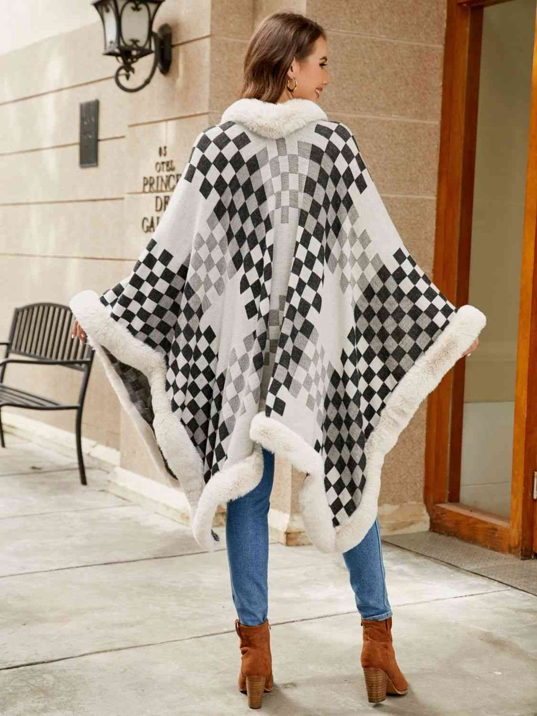 Stilla | Faux Fur Trim Poncho
