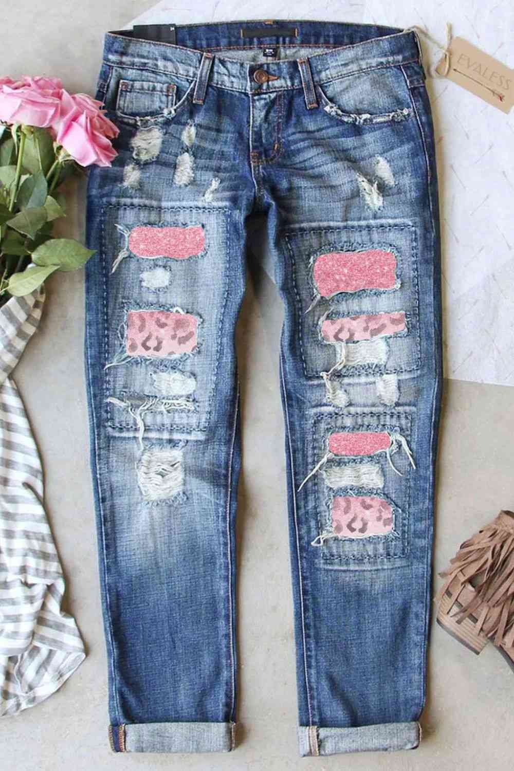 Stilla | Patch Distressed Straight Leg Jeans