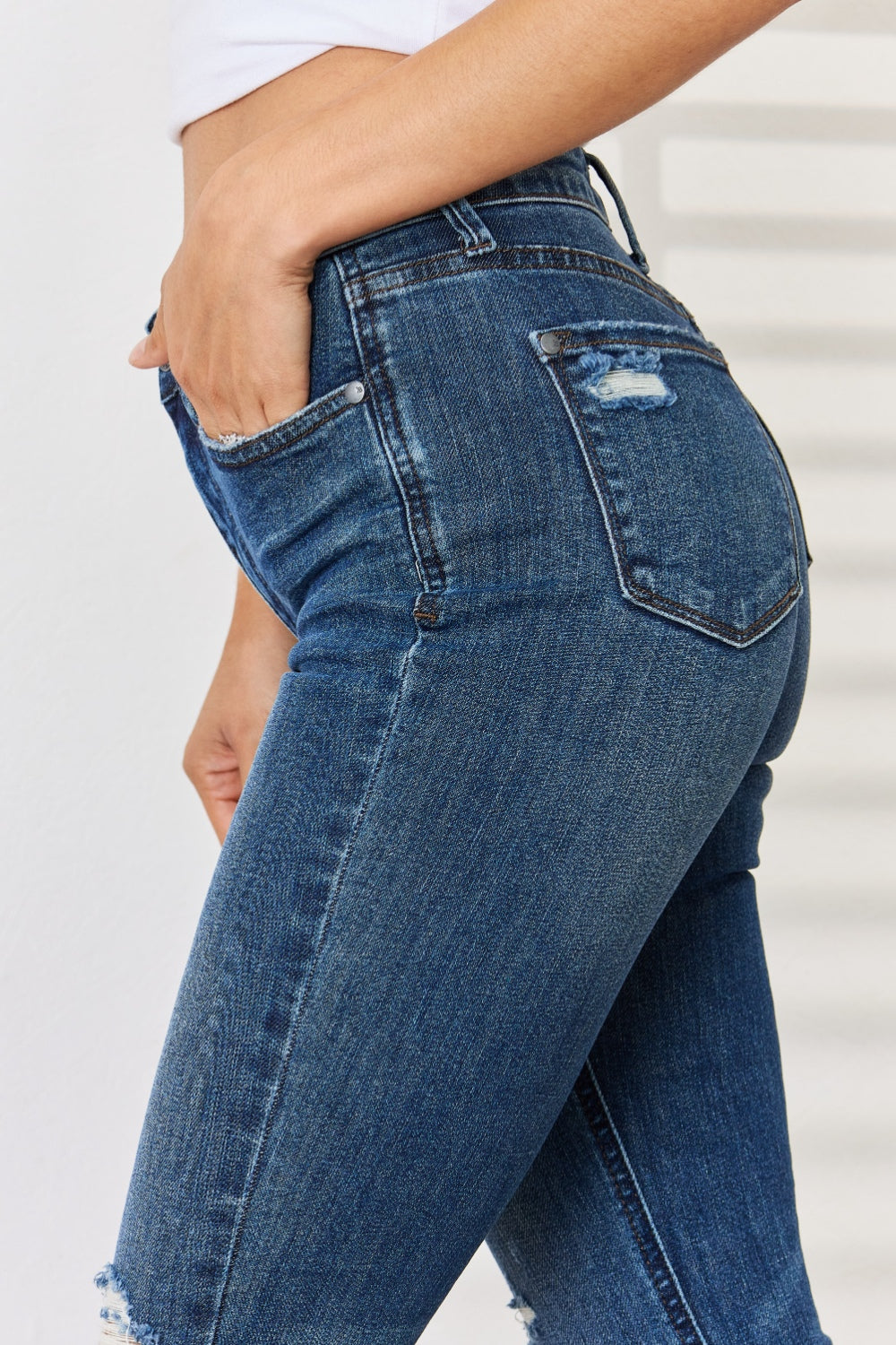 Stilla | Blå Full Size Mid Waist Distressed Slim Jeans