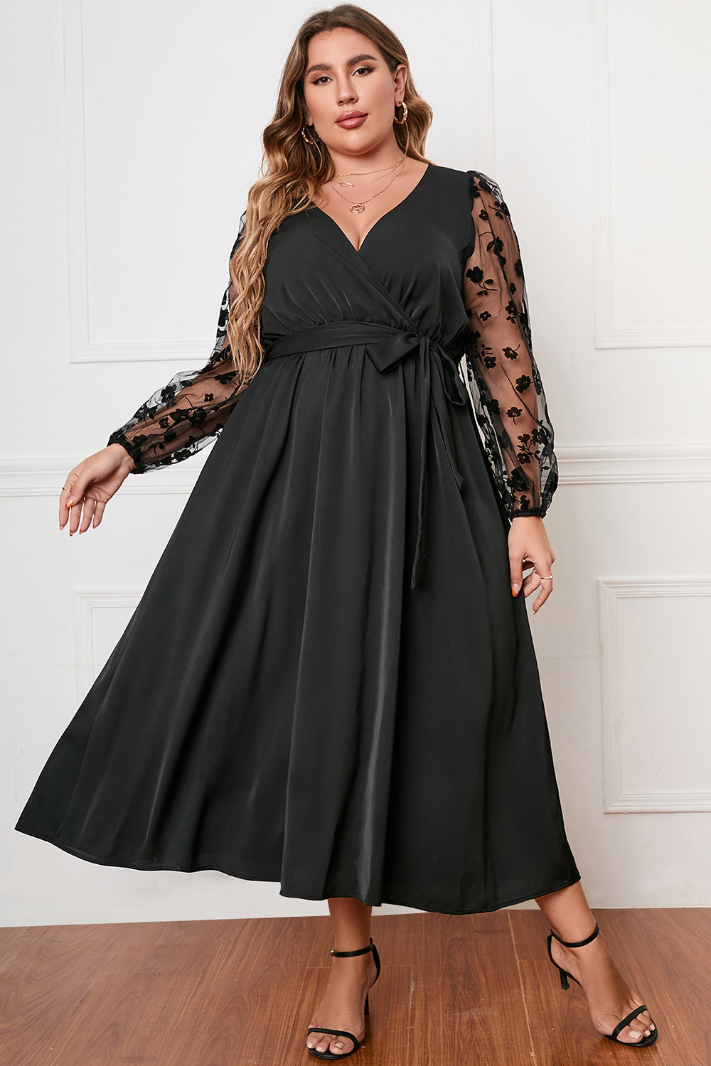 Stilla | Size Surplice Neck Tied Dress