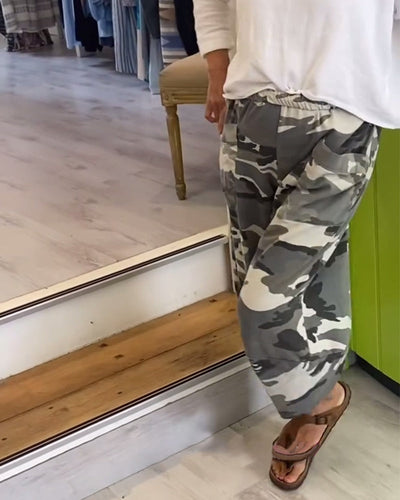 Stilla | Bukser med camouflageprint og lomme