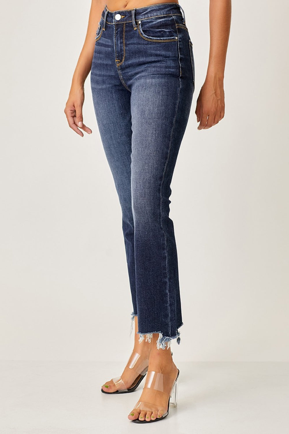 Stilla | Fuld Størrelse Frayed Hem Beskåret Lige Jeans