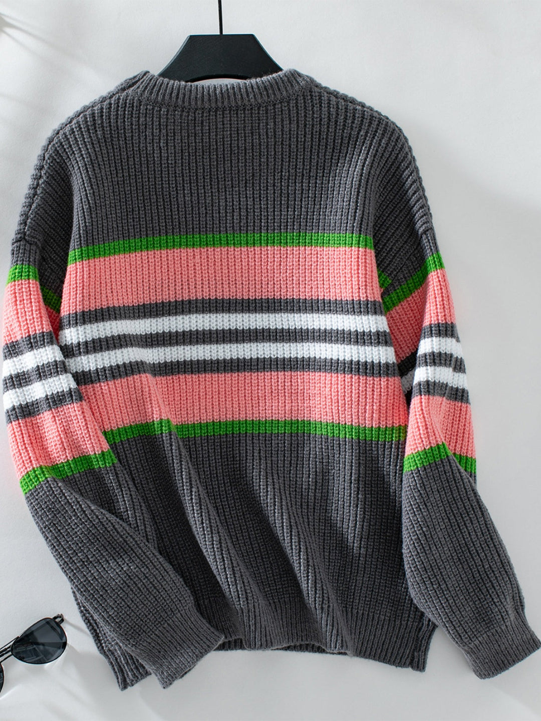 Stilla | Pullover med lange ærmer og kontrasterende striber og rund halsudskæring