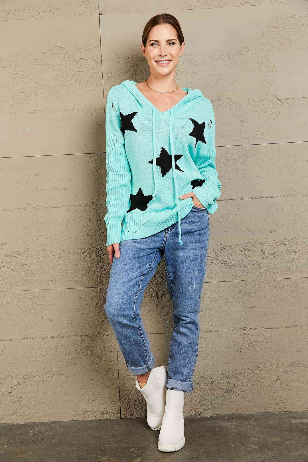 Stilla | Right Star Distressed Slit Hoodie Sweater
