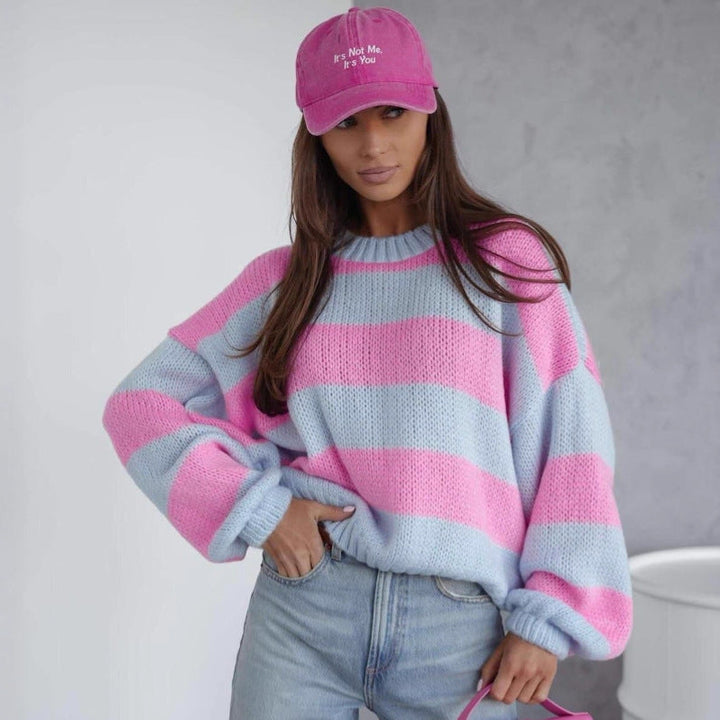 Stilla | Lys, Let Strikket Sweatshirt med Løse Ærmer