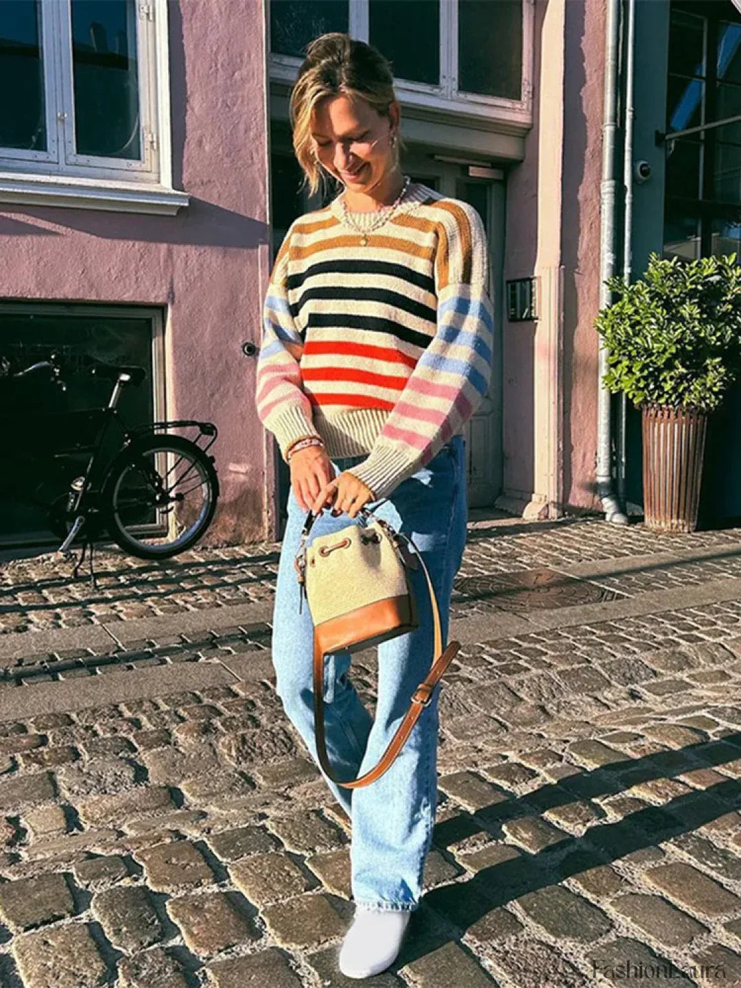 Stilla | Farverig Stribet Vintage Striktrøje med Rund Hals