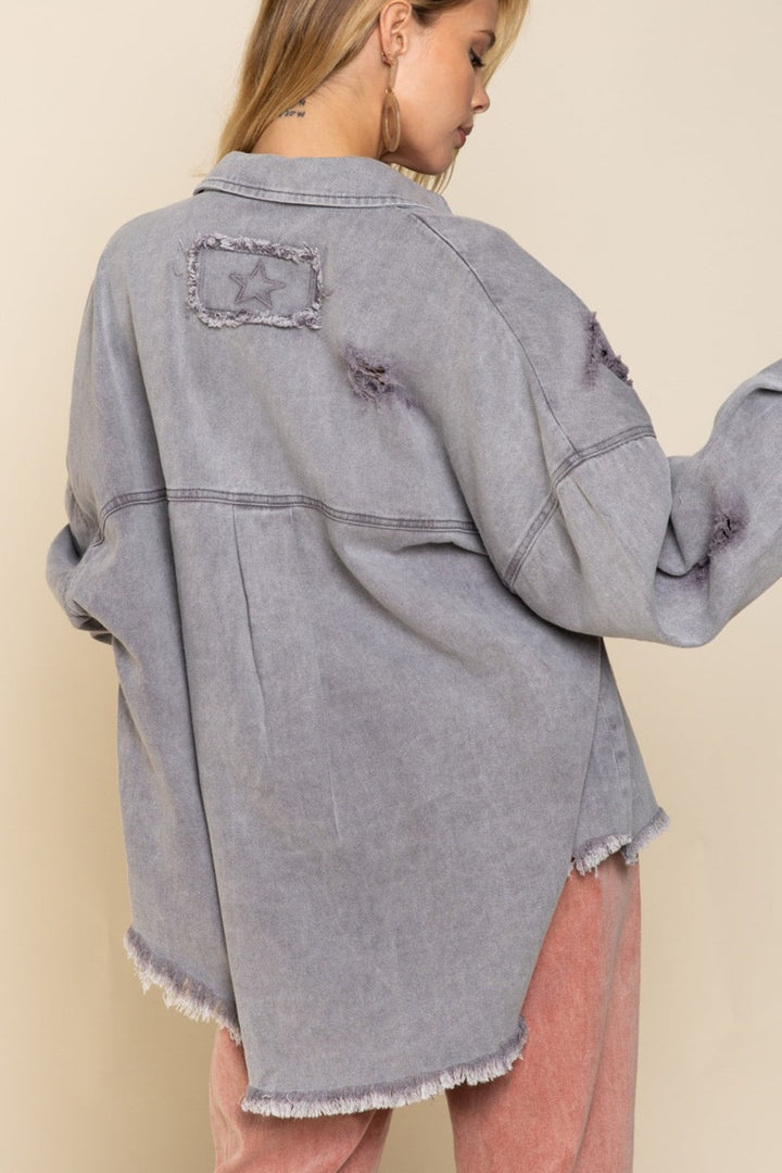 Stilla | Knap ned rå kant distressed shacket