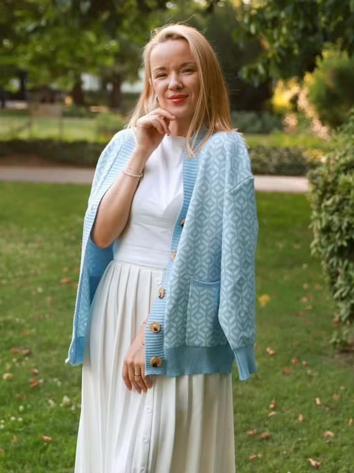 Stilla | Cozy Strikket Cardigan med Geometrisk Mønster og Knapliste