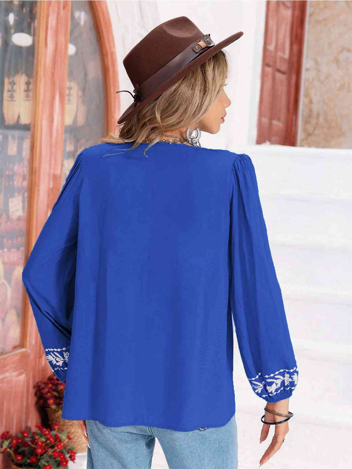Stilla | Slipsnakke ballonskorte bluse