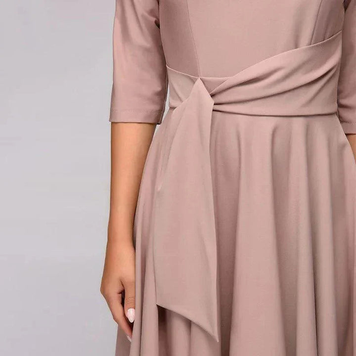 Stilla | Elegant Midi Kjole Med Kvindelig Silhuet