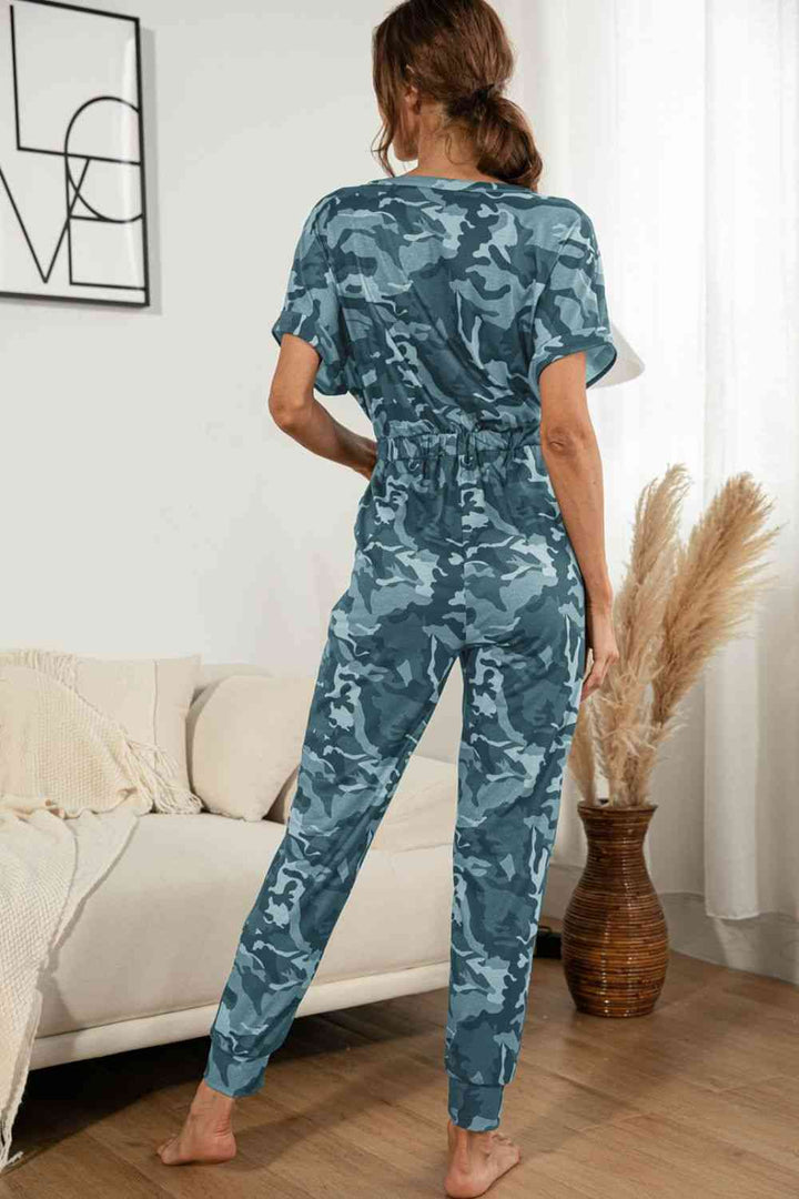 Stilla | Halsbundet Kortærmet Jumpsuit