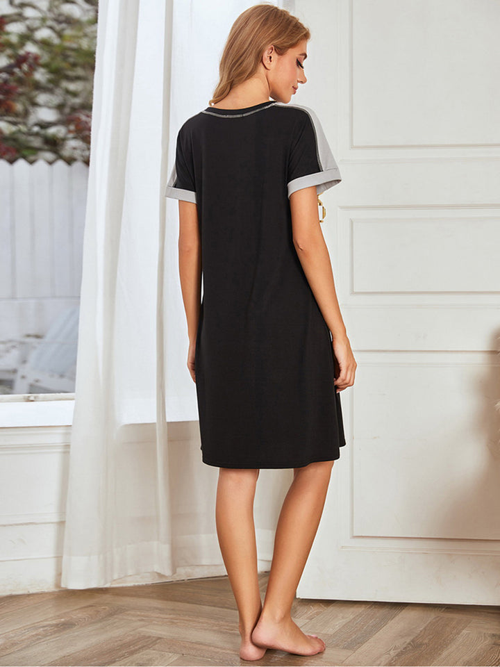 Stilla | Stitching Korte Ærmer Kjole