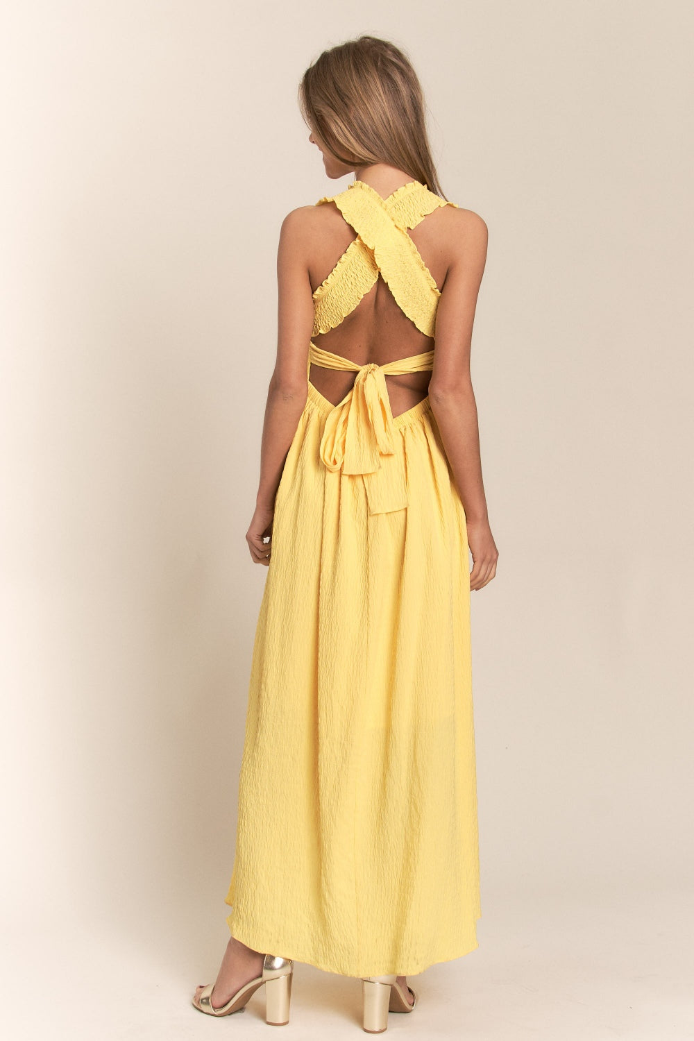 Stilla | Texture Crisscross Bagbindet Smocked Maxi Kjole