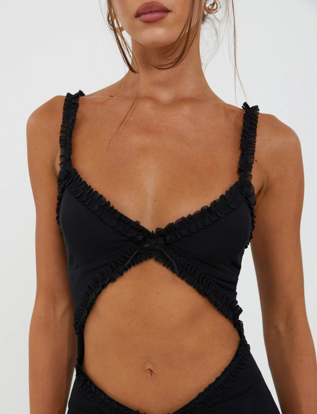 Stilla | Front Cutout Ruffle Detail Maxikjole