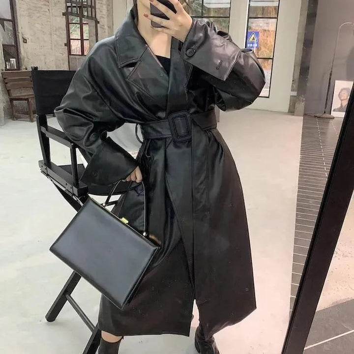 Stilla | Sort Oversized Læder-Trenchcoat til Damer