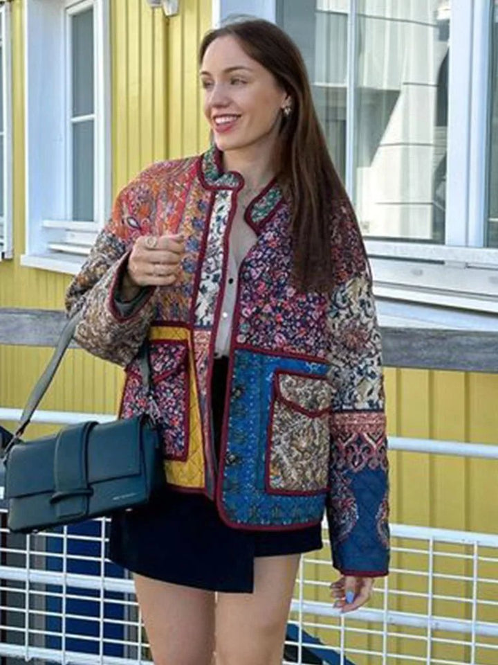 Skovae | Frakke med blomstertryk og patchwork-lommer