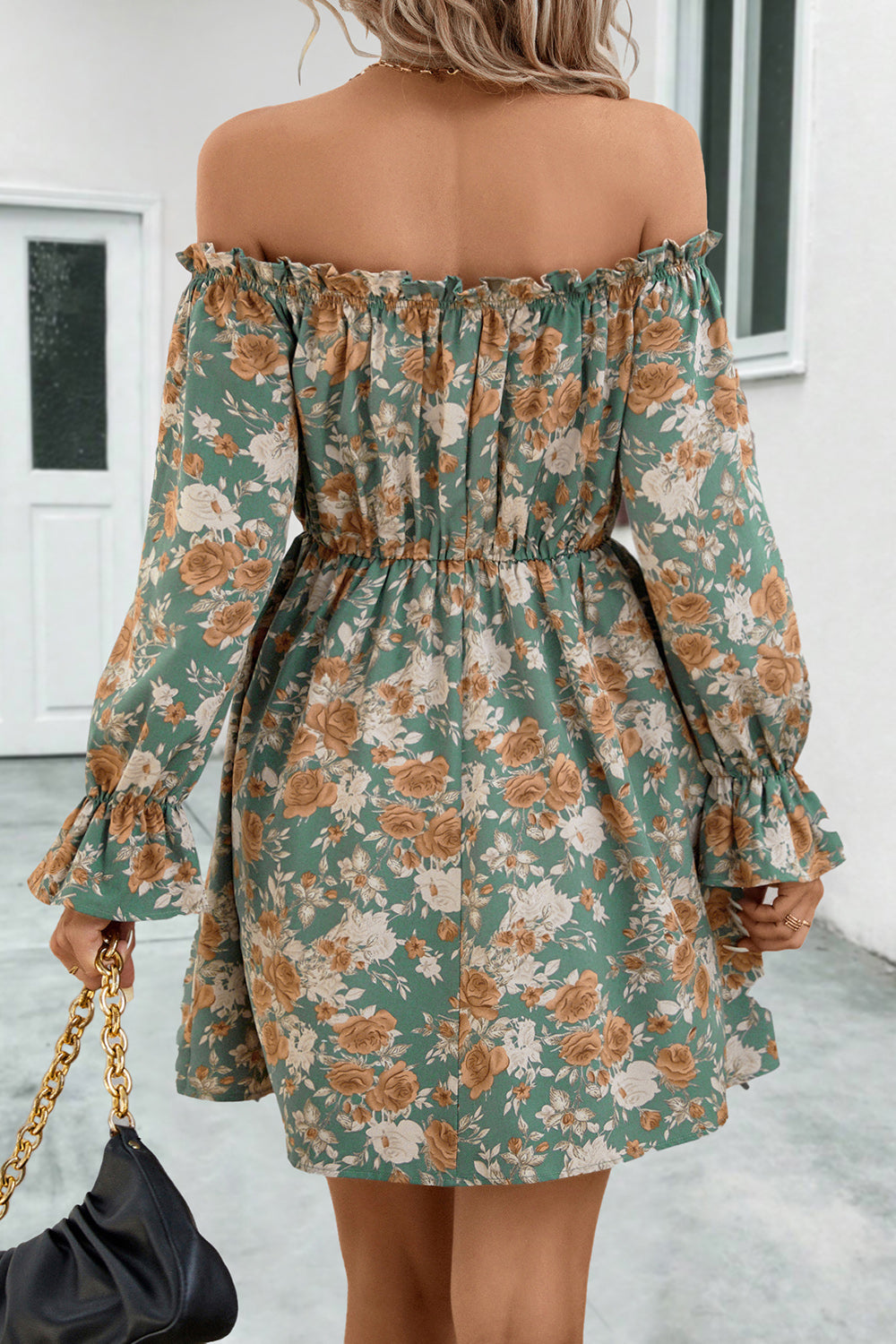 Stilla | Off-Shoulder Flounce Ærme Kjole