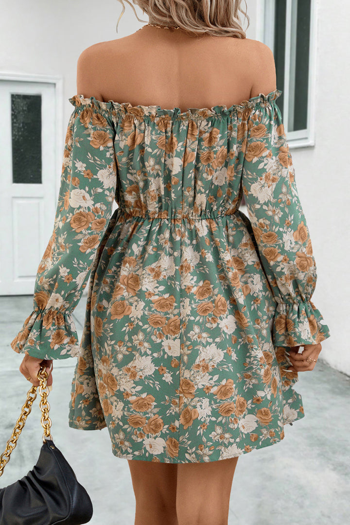 Stilla | Off-Shoulder Flounce Ærme Kjole