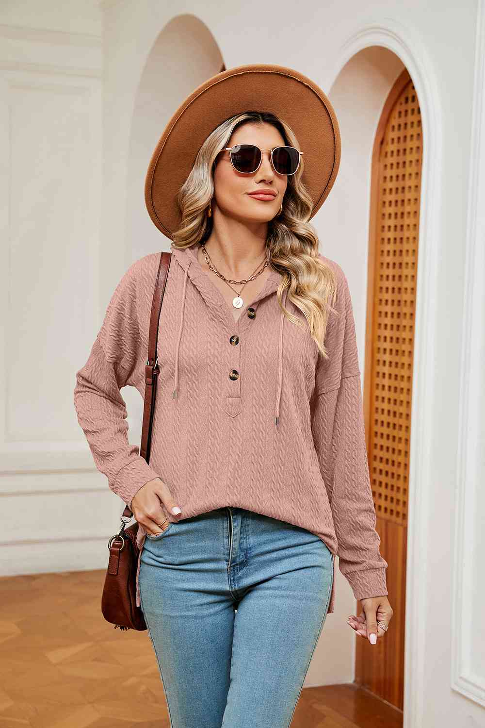 Stilla | Knap Droppet Skulder Hoodie