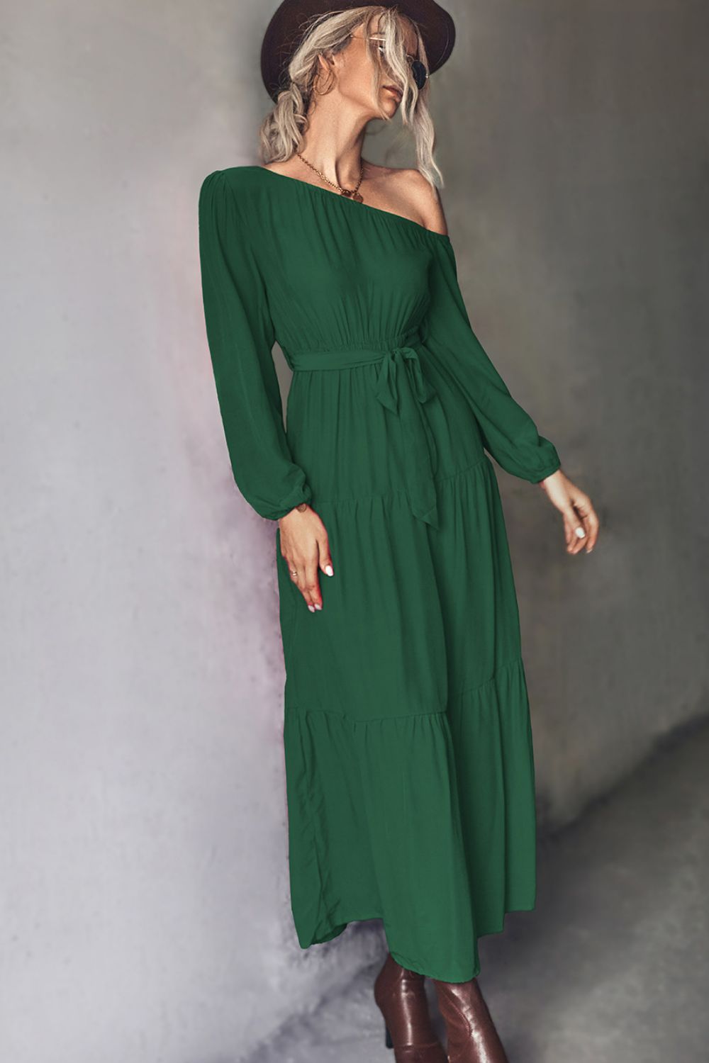 Stilla | One-Shoulder Lagdelt Maxi Kjole