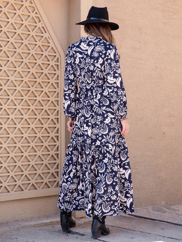 Stilla | Notched Neck Maxi Kjole