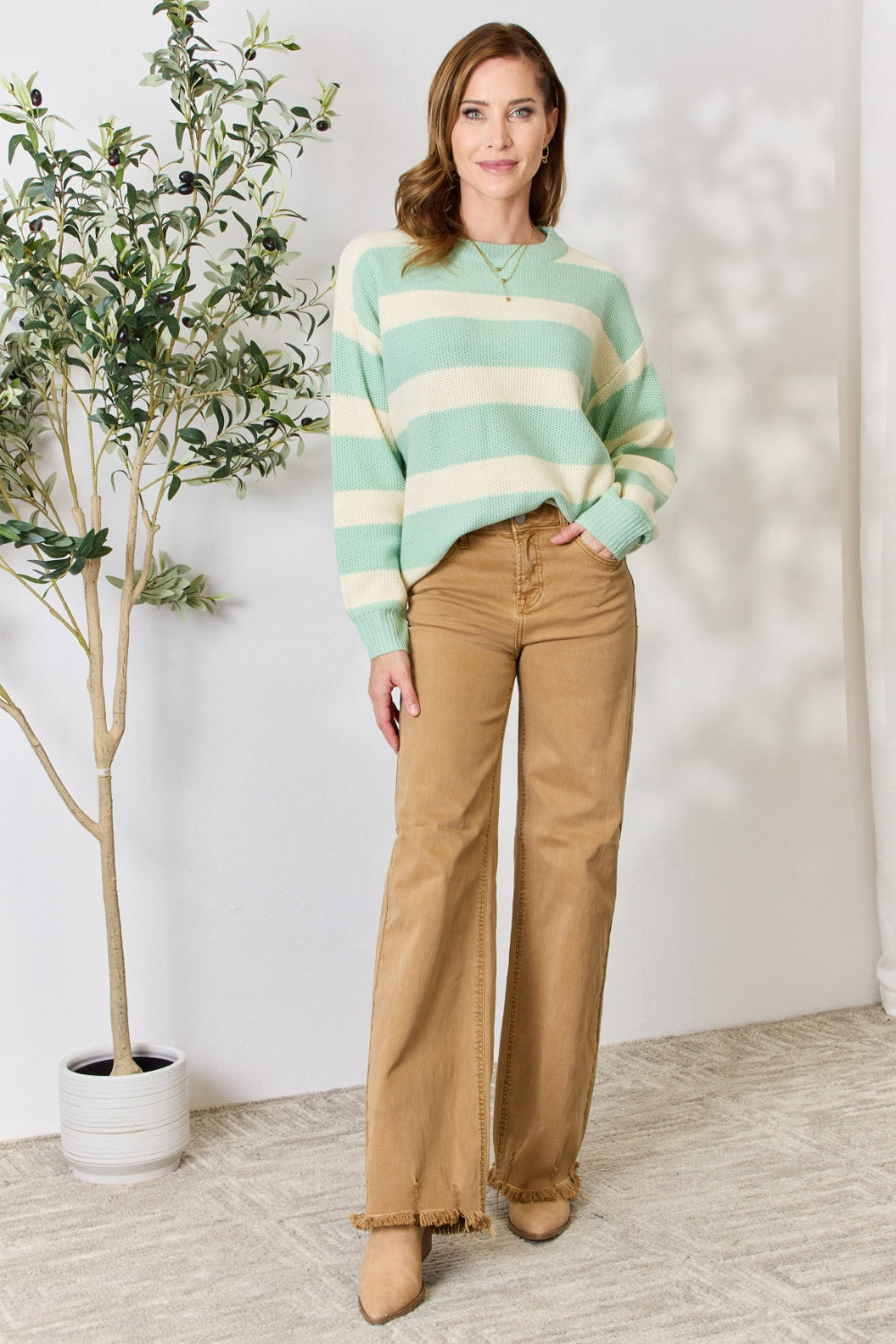 Stilla | In Love Ful størrelses kontrast stribet rund hals sweater