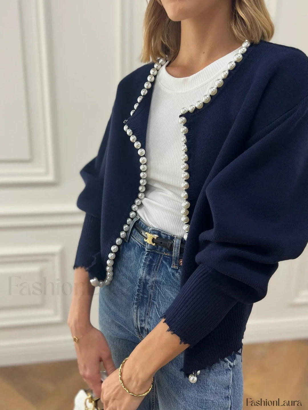 Stilla | Strik Cardigan med Perle Dekorationer og Flosset Kant