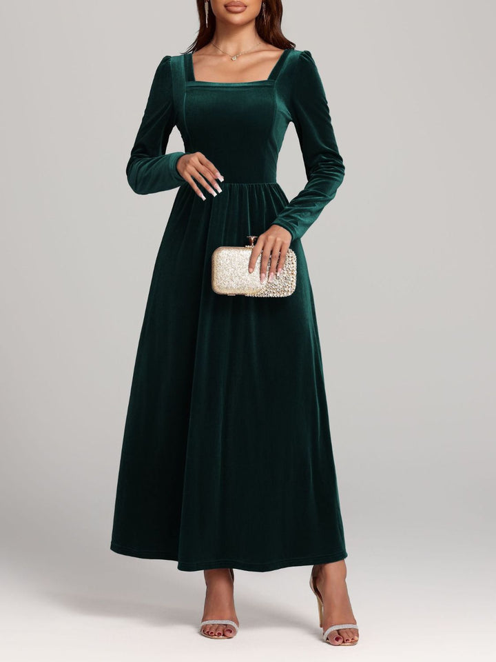 Stilla | Square Neck Langærmet Kjole