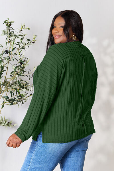 Stilla | Bae Full Size Ribbet Rund Hals Slids Strik Top