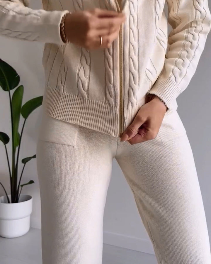 Stilla | Casual Jacquard Cardigan Sæt med Twist Design