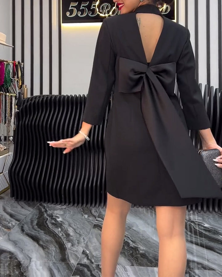 Stilla | Suit med krave og butterfly