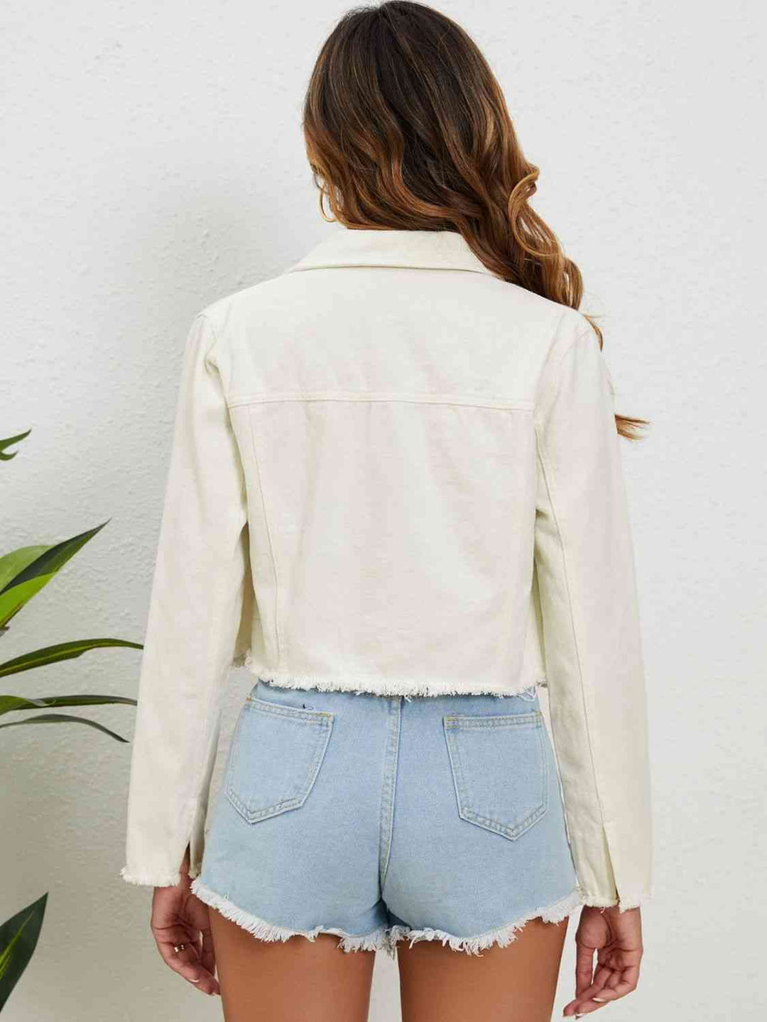 Stilla | Neck Raw Hem Denim Jakke