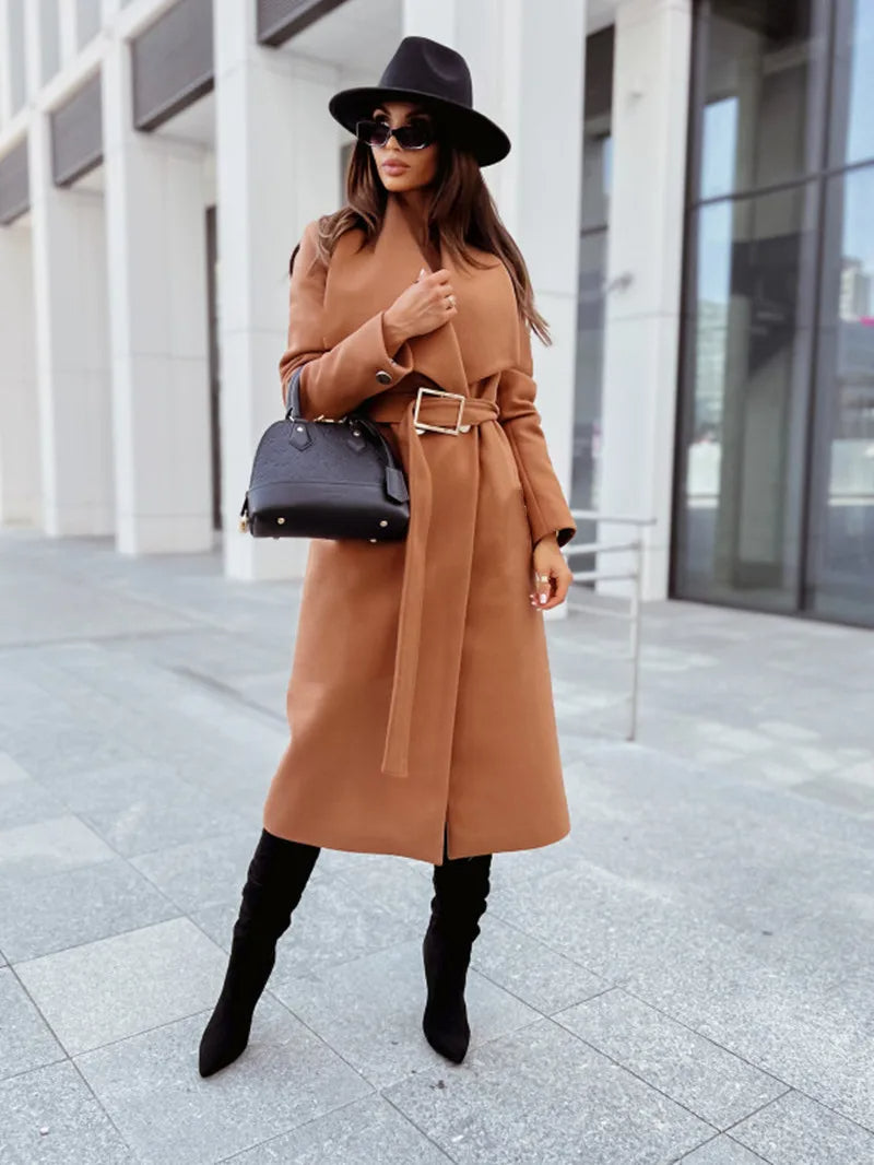 Stilla | Elegant Trenchcoat Look