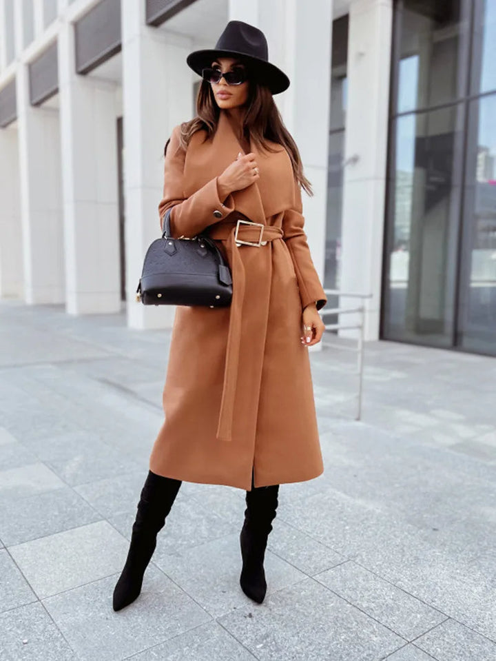 Stilla | Elegant Trenchcoat Look