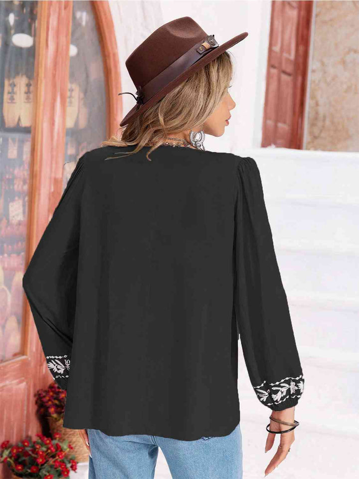 Stilla | Slipsnakke ballonskorte bluse